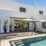 Four-Bedroom Luxury Villa in Central Algarve NEAR COOAST – MODERN DESIGN & PRIVATE POOL