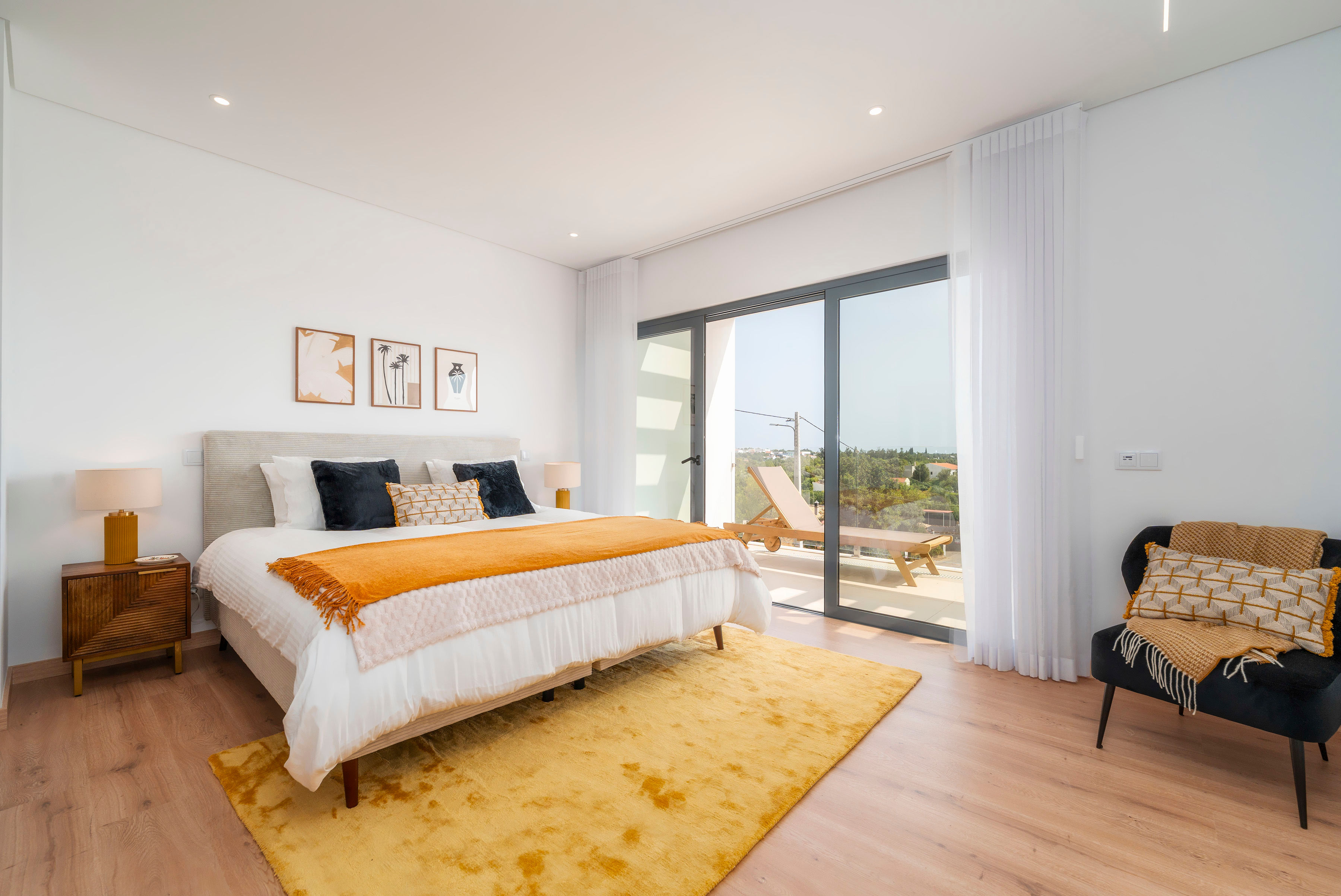 CONTEMPORARY ELEGANCE WITH A COASTAL HEARTBEAT - TOWNHOUSE NEAR QUINTA DO LAGO AND VALE DO LOBO